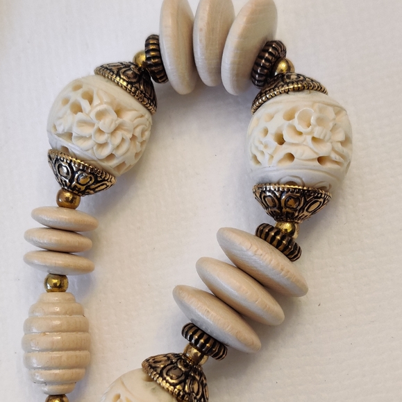 Artisan Vintage carved bone and wood long necklace new with tag - Picture 6 of 11